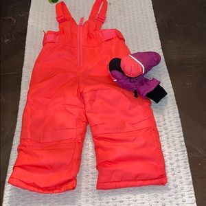 2T snow pants with match gloves